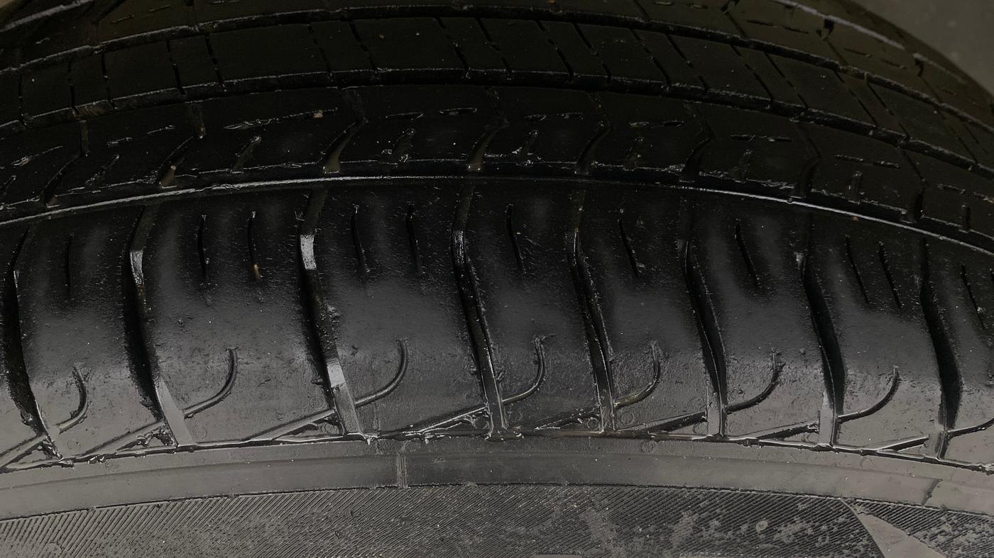 2021 Mahindra Bolero B4, Diesel, Manual, 67,014 km, Right Rear Tyre Tread