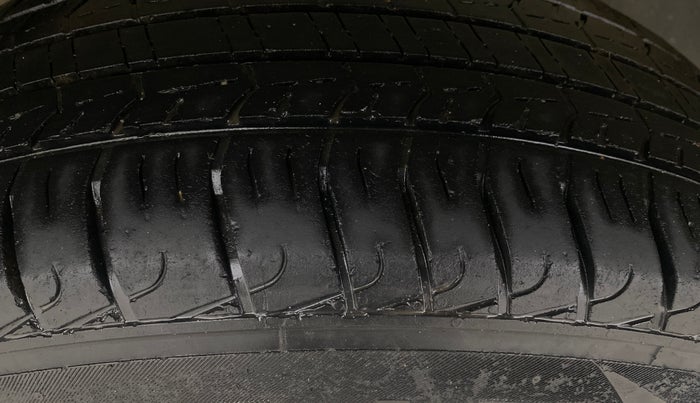 2021 Mahindra Bolero B4, Diesel, Manual, 67,014 km, Right Rear Tyre Tread