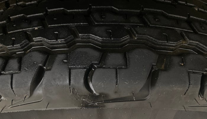 2021 Mahindra Bolero B4, Diesel, Manual, 67,014 km, Right Front Tyre Tread