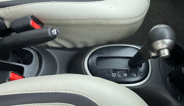 2018 Nissan Micra XV CVT, Petrol, Automatic, 65,935 km, Gear Lever