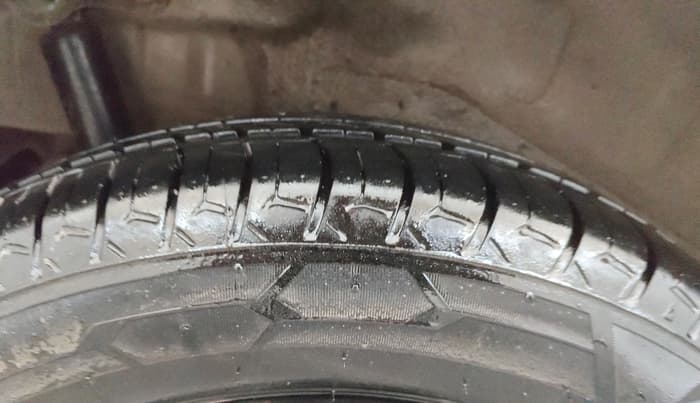 2017 Maruti Wagon R 1.0 VXI, Petrol, Manual, 47,077 km, Right Rear Tyre Tread