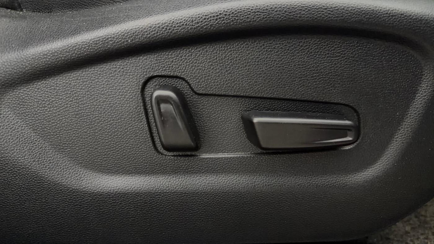 2018 Hyundai Creta SX (O) 1.6 PETROL, Petrol, Manual, 47,399 km, Driver Side Adjustment Panel