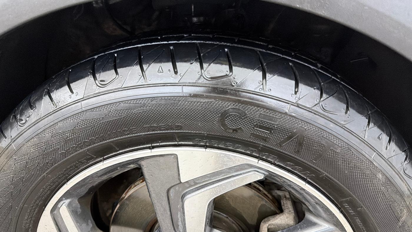 2018 Hyundai Creta SX AT 1.6 PETROL, Petrol, Automatic, 34,967 km, Right Front Tyre Tread