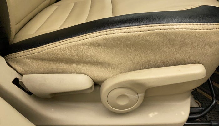 2020 Maruti Ciaz DELTA 1.5 SHVS MT PETROL, Petrol, Manual, 51,924 km, Driver Side Adjustment Panel