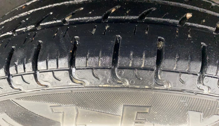 2017 Renault Kwid CLIMBER 1.0 AMT, Petrol, Automatic, 63,473 km, Left Rear Tyre Tread