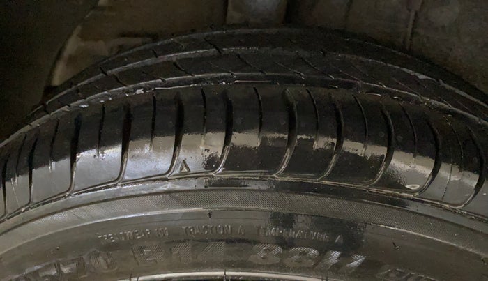 2018 Hyundai Elite i20 MAGNA EXECUTIVE CVT, Petrol, Automatic, 31,396 km, Right Rear Tyre Tread