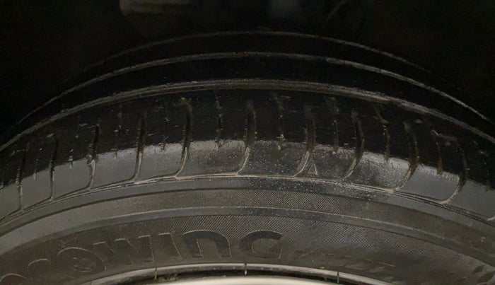 2018 Hyundai Elite i20 MAGNA EXECUTIVE CVT, Petrol, Automatic, 31,396 km, Left Front Tyre Tread