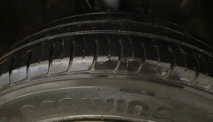 2018 Hyundai Elite i20 MAGNA EXECUTIVE CVT, Petrol, Automatic, 31,396 km, Right Front Tyre Tread