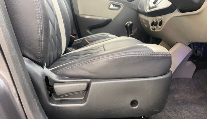 2016 Maruti Alto K10 VXI, Petrol, Manual, 59,974 km, Driver Side Adjustment Panel