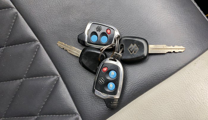 2016 Maruti Alto K10 VXI, Petrol, Manual, 59,974 km, Key Close Up