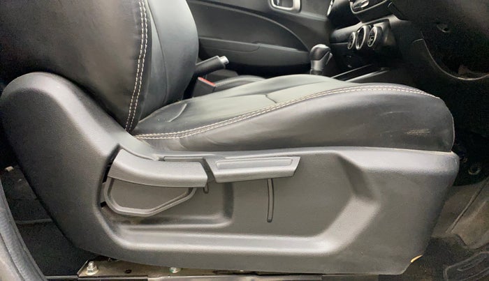 2019 Hyundai VENUE SX PLUS 1.0 TURBO DCT, Petrol, Automatic, 94,848 km, Driver Side Adjustment Panel