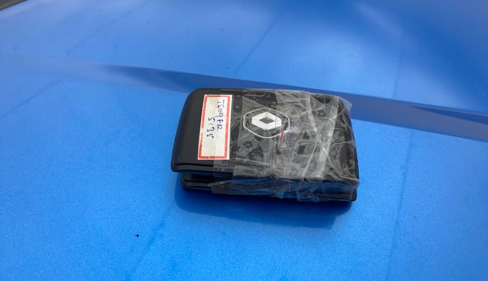 2021 Renault Kiger RXT AMT DUAL TONE, Petrol, Automatic, 38,623 km, Key Close Up