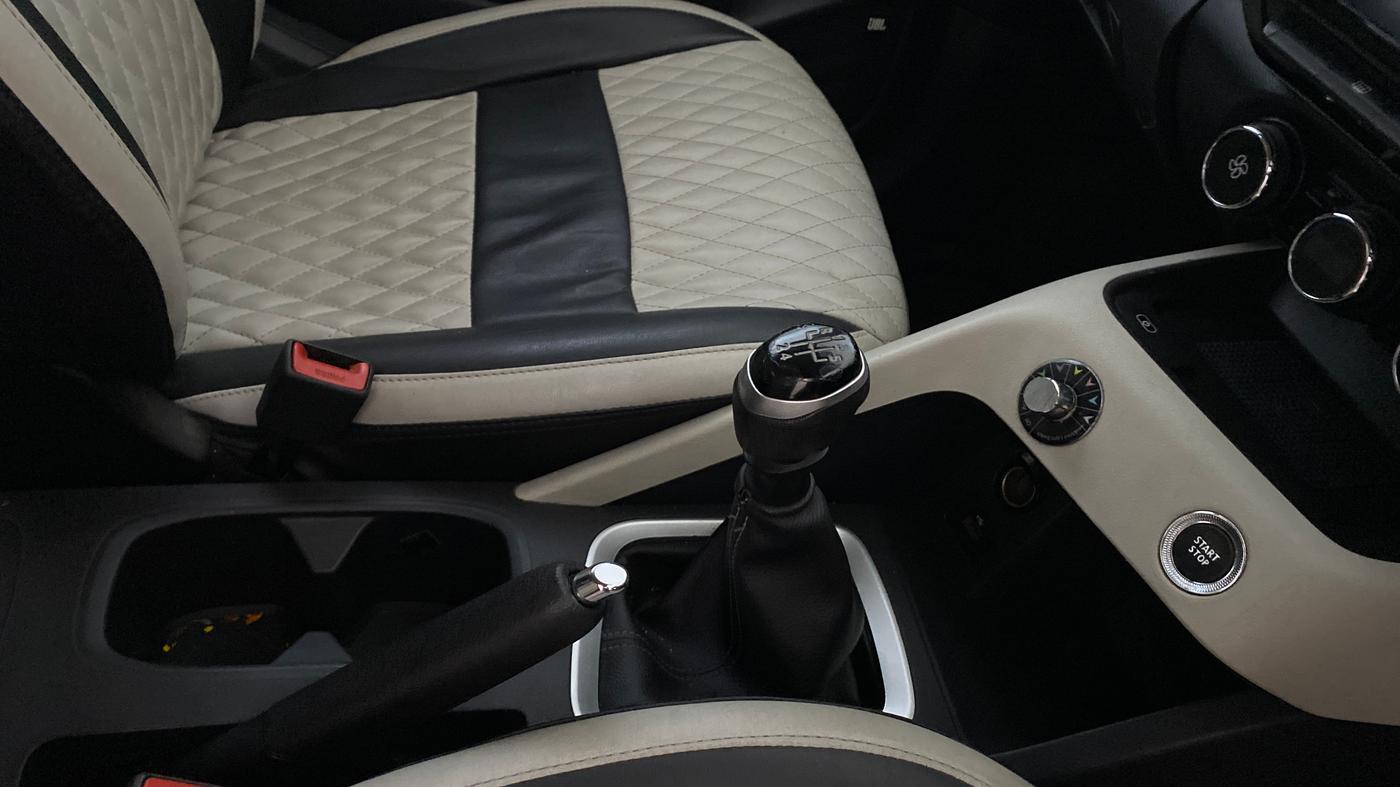 2021 Nissan MAGNITE XV MT, Petrol, Manual, 42,049 km, Gear Lever