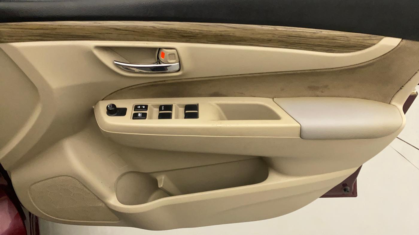 2019 Maruti Ciaz DELTA AT 1.5 SHVS PETROL, Petrol, Automatic, 54,408 km, Driver Side Door Panels Control