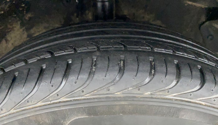 2011 Hyundai i20 MAGNA O 1.2, Petrol, Manual, 29,806 km, Right Front Tyre Tread
