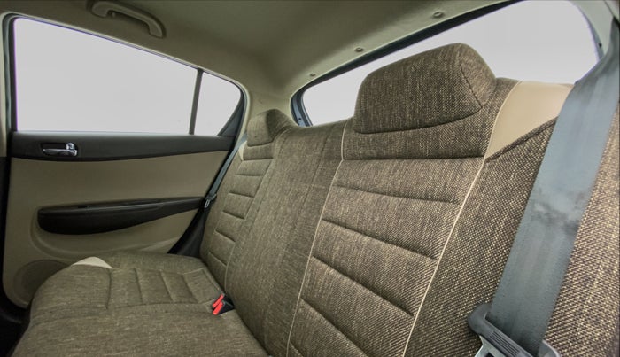 2011 Hyundai i20 MAGNA O 1.2, Petrol, Manual, 29,806 km, Right Side Rear Door Cabin