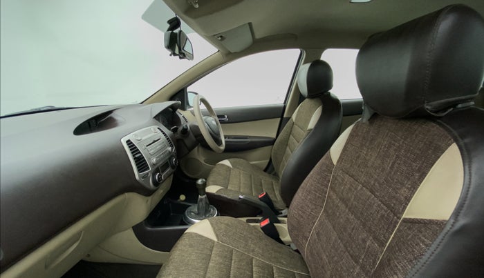 2011 Hyundai i20 MAGNA O 1.2, Petrol, Manual, 29,806 km, Right Side Front Door Cabin