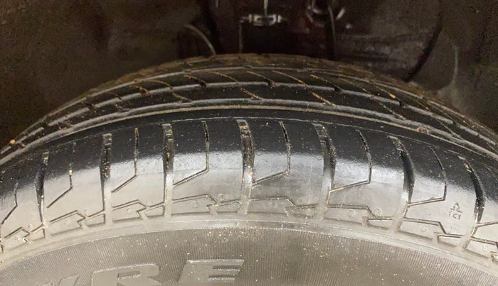 2016 Hyundai Elite i20 SPORTZ 1.4 CRDI, Diesel, Manual, 90,857 km, Right Front Tyre Tread