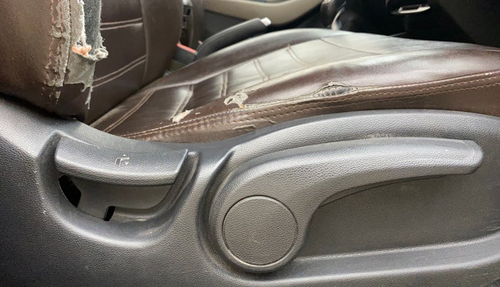 2016 Hyundai Elite i20 SPORTZ 1.4 CRDI, Diesel, Manual, 90,857 km, Driver Side Adjustment Panel