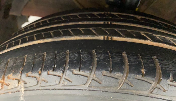 2017 Maruti Baleno DELTA PETROL 1.2, Petrol, Manual, 47,685 km, Left Front Tyre Tread