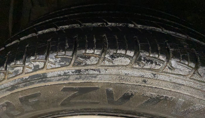 2015 Maruti Ertiga VXI, Petrol, Manual, 16,811 km, Left Front Tyre Tread