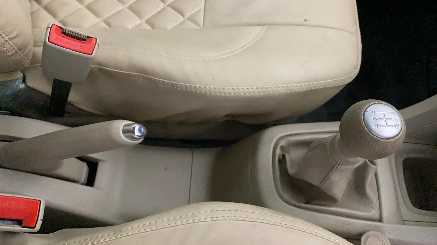2015 Maruti Ertiga VXI, Petrol, Manual, 16,876 km, Gear Lever