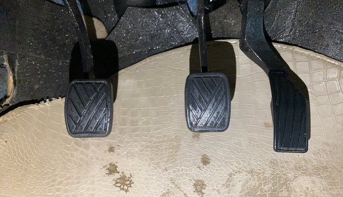 2015 Maruti Ertiga VXI, Petrol, Manual, 16,811 km, Pedals