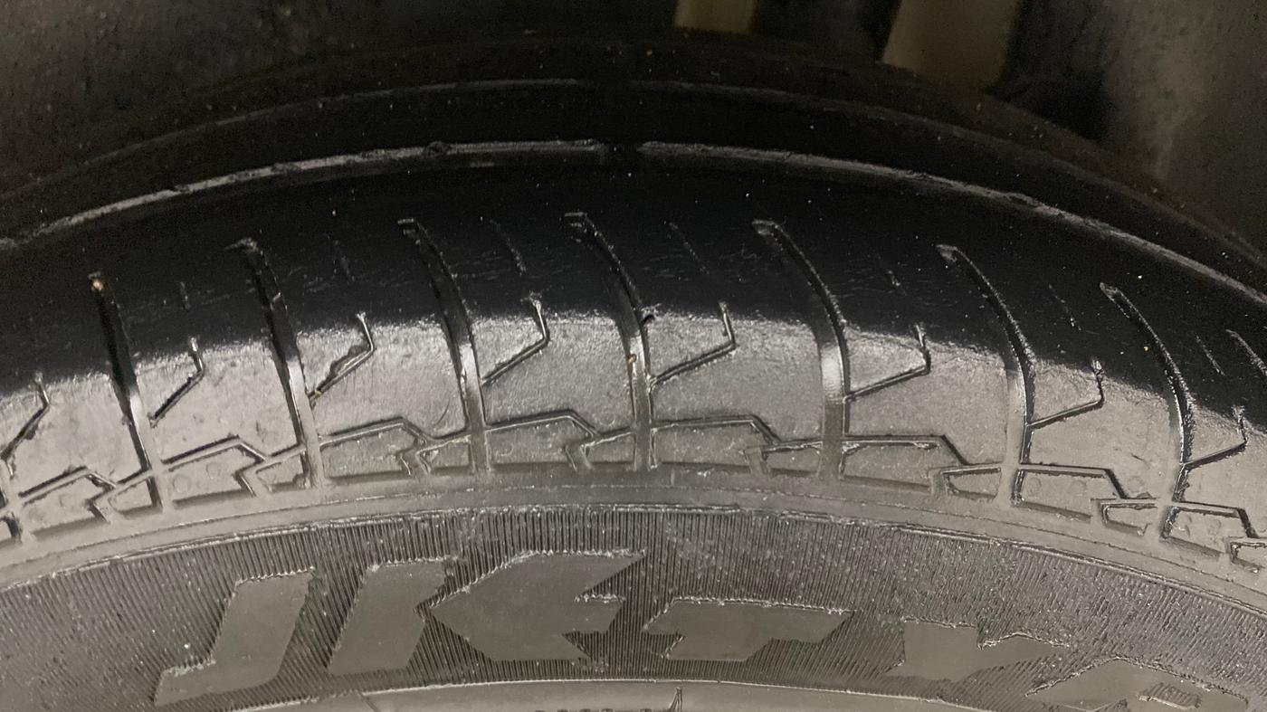 2022 Maruti Swift VXI, Petrol, Manual, 59,248 km, Left Rear Tyre Tread