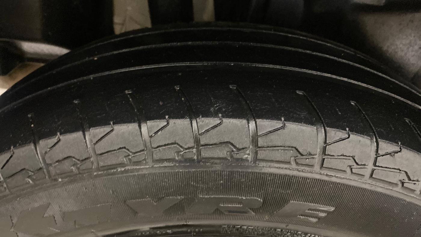 2022 Maruti Swift VXI, Petrol, Manual, 59,248 km, Right Rear Tyre Tread