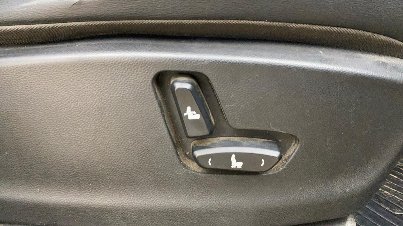 2019 MG HECTOR SMART 1.5 DCT PETROL, CNG, Automatic, 91,563 km, Driver Side Adjustment Panel