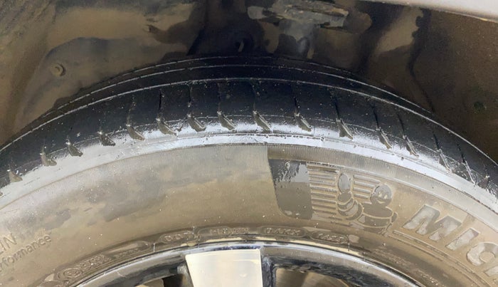 2019 MG HECTOR SMART 1.5 DCT PETROL, CNG, Automatic, 91,563 km, Left Front Tyre Tread