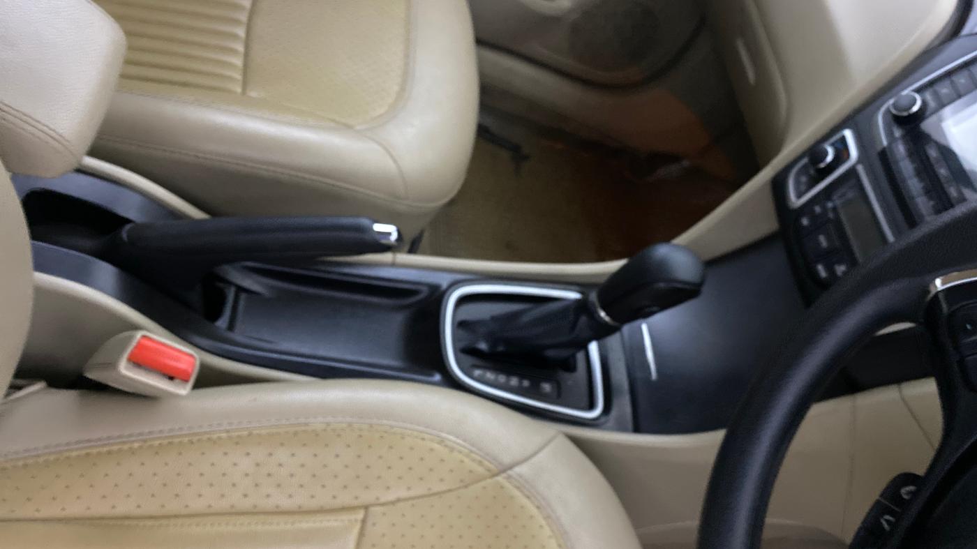 2016 Maruti Ciaz ZXI AT, Petrol, Automatic, 35,276 km, Gear Lever