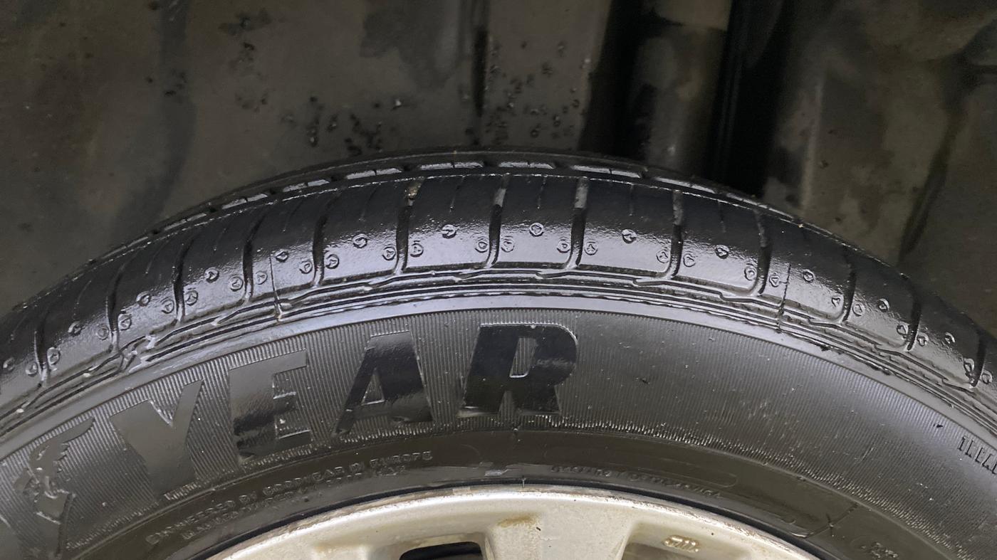 2016 Maruti Ciaz ZXI AT, Petrol, Automatic, 35,276 km, Left Rear Tyre Tread