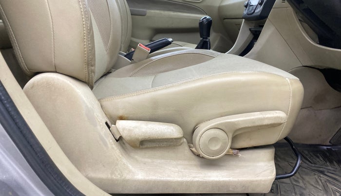 2015 Maruti Ciaz ZXI, Petrol, Manual, 96,632 km, Driver Side Adjustment Panel