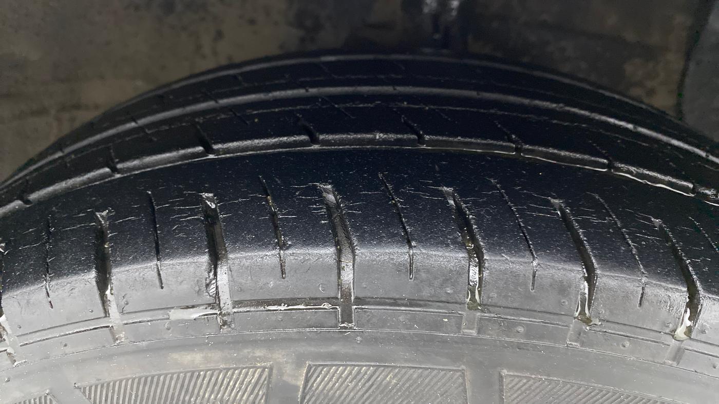 2014 Hyundai Xcent S 1.2, CNG, Manual, 65,963 km, Right Front Tyre Tread