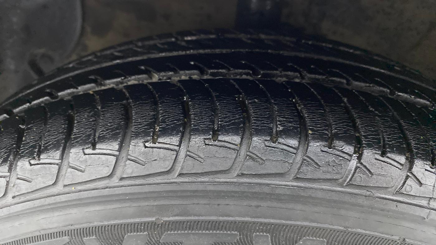 2014 Hyundai Xcent S 1.2, CNG, Manual, 65,963 km, Left Front Tyre Tread