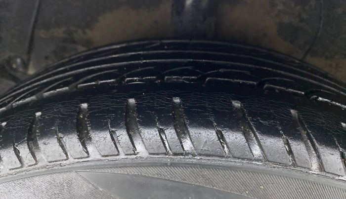 2014 Hyundai Xcent S 1.2, CNG, Manual, 65,963 km, Right Rear Tyre Tread