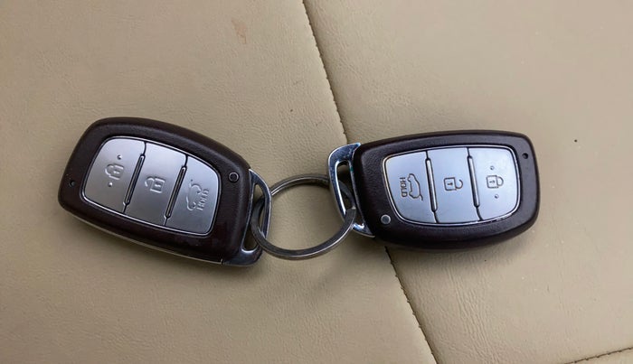 2016 Hyundai Creta SX PLUS 1.6 PETROL, Petrol, Manual, 36,776 km, Key Close Up