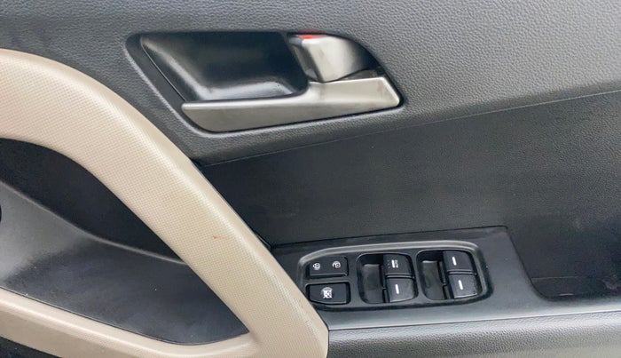 2016 Hyundai Creta SX PLUS 1.6 PETROL, Petrol, Manual, 36,776 km, Driver Side Door Panels Control