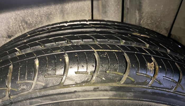 2015 Maruti Ciaz VXI, Petrol, Manual, 34,738 km, Left Rear Tyre Tread