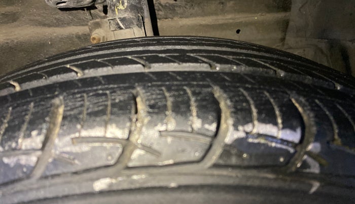 2015 Maruti Ciaz VXI, Petrol, Manual, 34,738 km, Right Front Tyre Tread