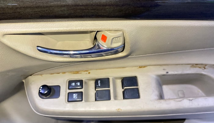 2015 Maruti Ciaz VXI, Petrol, Manual, 34,738 km, Driver Side Door Panels Control