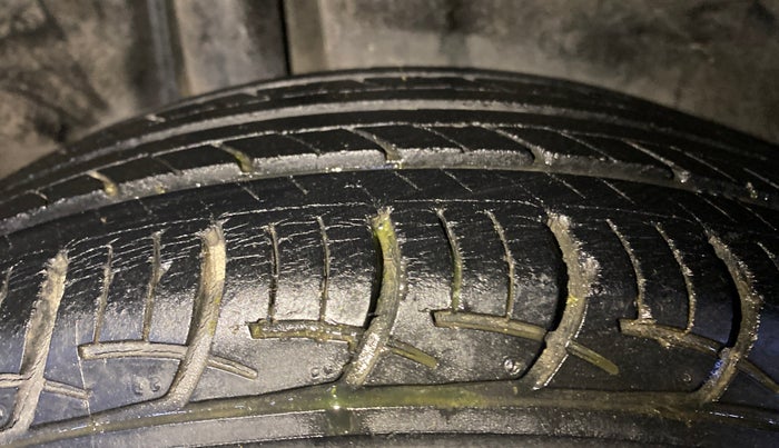 2015 Maruti Ciaz VXI, Petrol, Manual, 34,738 km, Right Rear Tyre Tread
