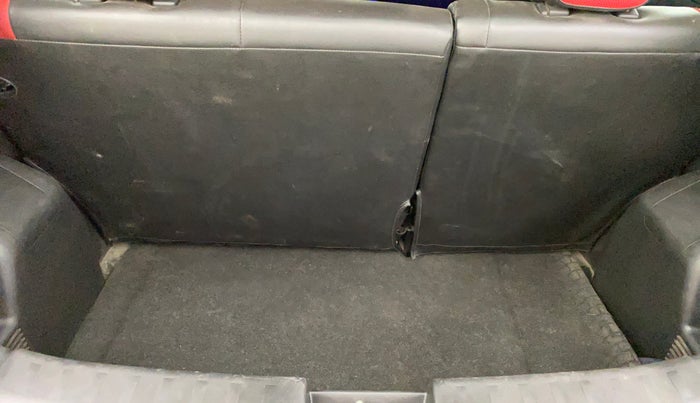 2017 Maruti Swift LXI (O), Petrol, Manual, 75,068 km, Boot Inside