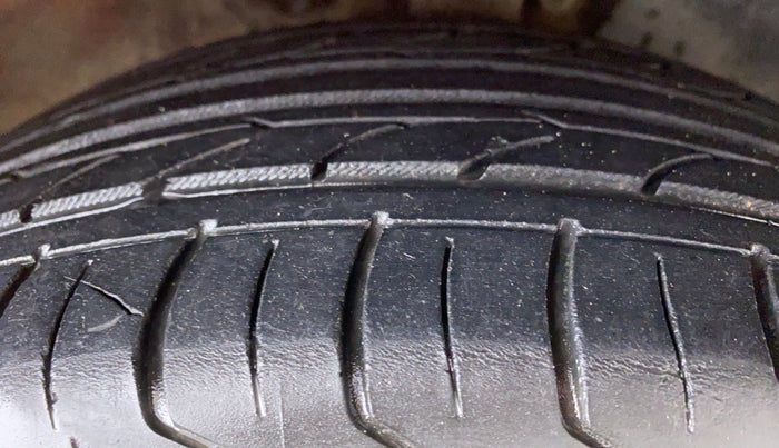 2015 Volkswagen Polo GT TSI 1.2 PETROL AT, Petrol, Automatic, 87,516 km, Right Front Tyre Tread