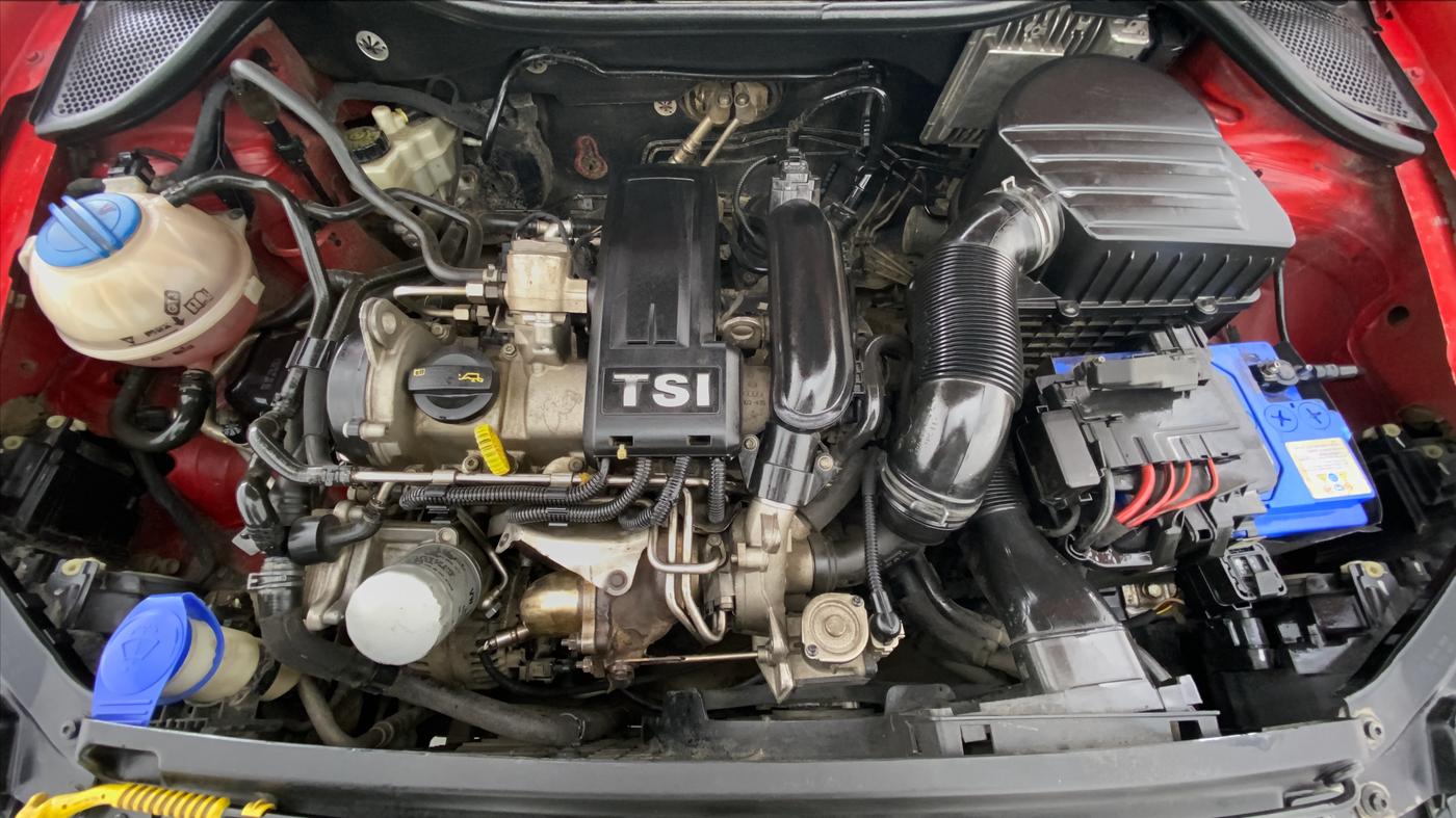 2015 Volkswagen Polo GT TSI 1.2 PETROL AT, Petrol, Automatic, 87,516 km, Open Bonet