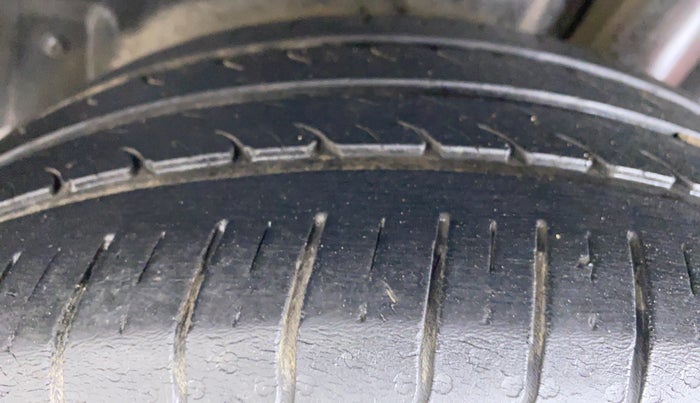 2015 Volkswagen Polo GT TSI 1.2 PETROL AT, Petrol, Automatic, 87,516 km, Left Rear Tyre Tread