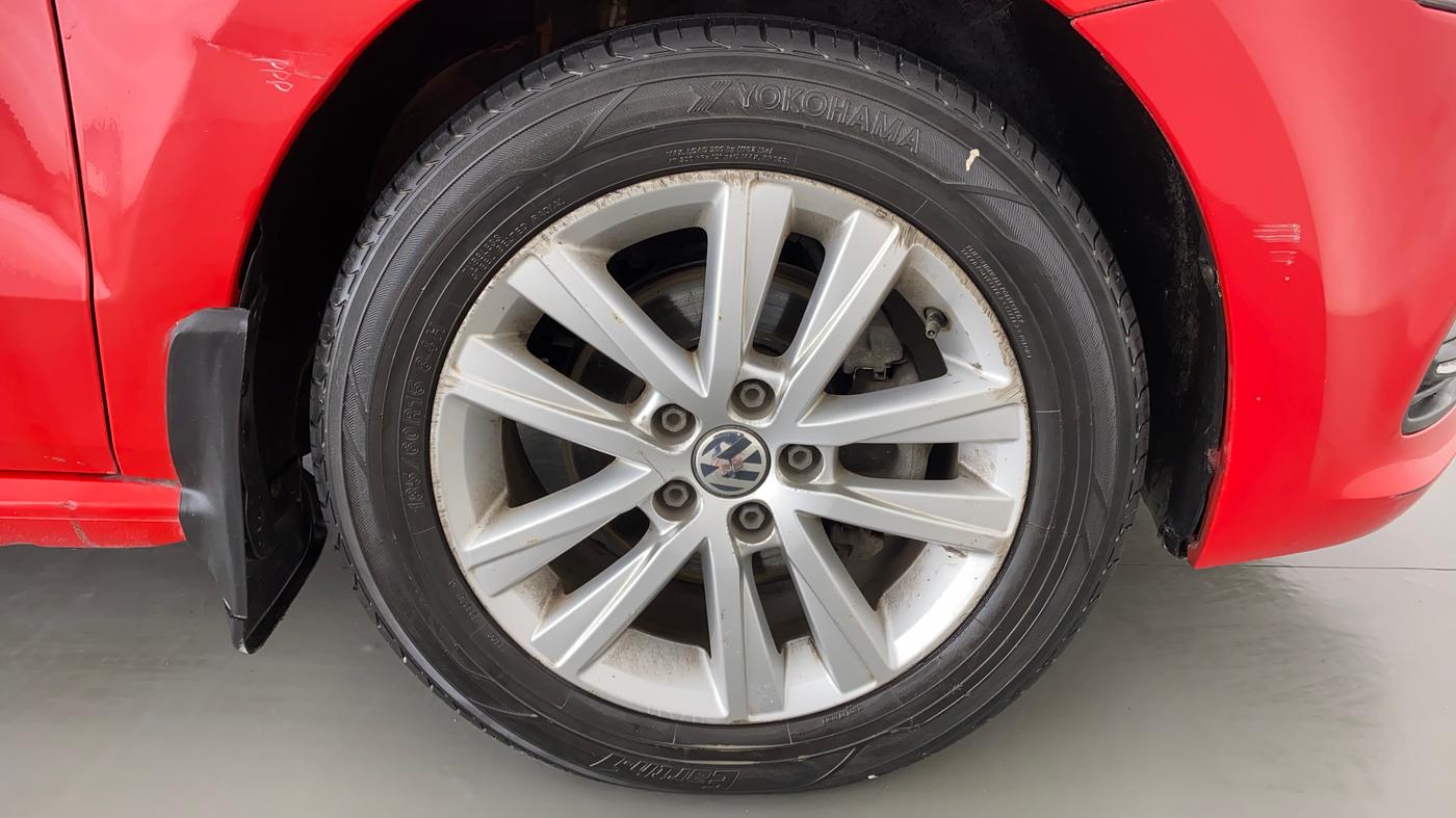 2015 Volkswagen Polo GT TSI 1.2 PETROL AT, Petrol, Automatic, 87,516 km, Right Front Wheel