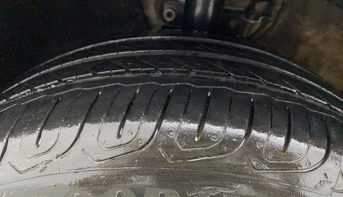 2015 Volkswagen Polo HIGHLINE1.2L, Petrol, Manual, 85,767 km, Left Front Tyre Tread