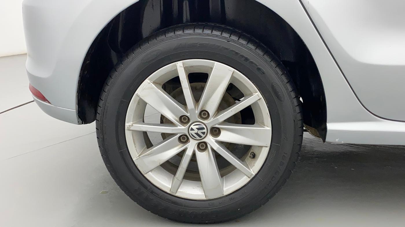 2015 Volkswagen Polo HIGHLINE1.2L, Petrol, Manual, 85,767 km, Right Rear Wheel